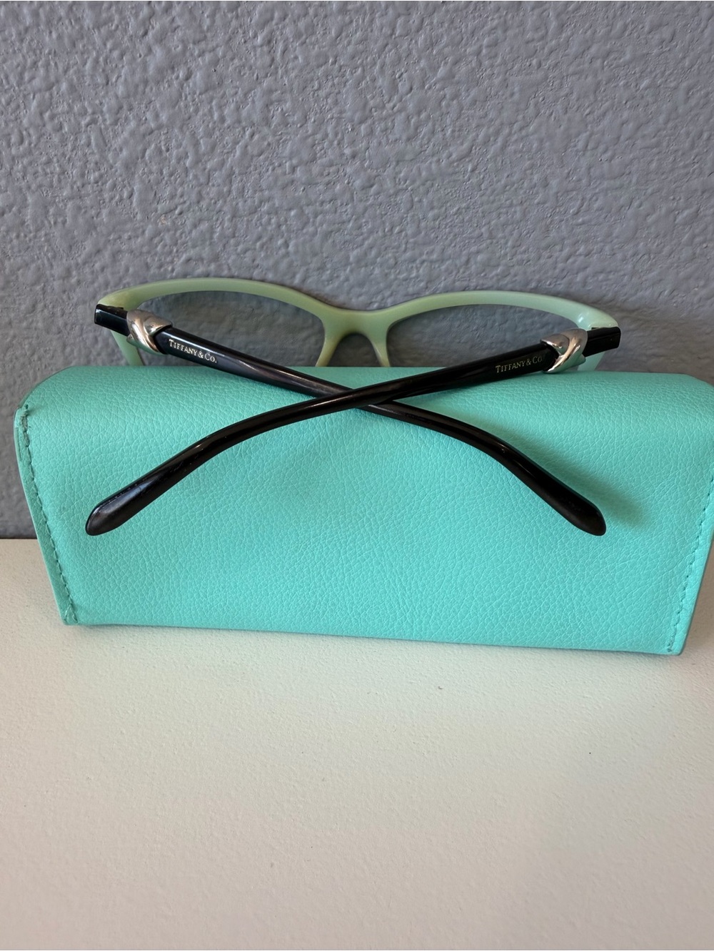 Tiffany & Co. Black Cat-Eye Glasses With Tiffany Blue Case View 4